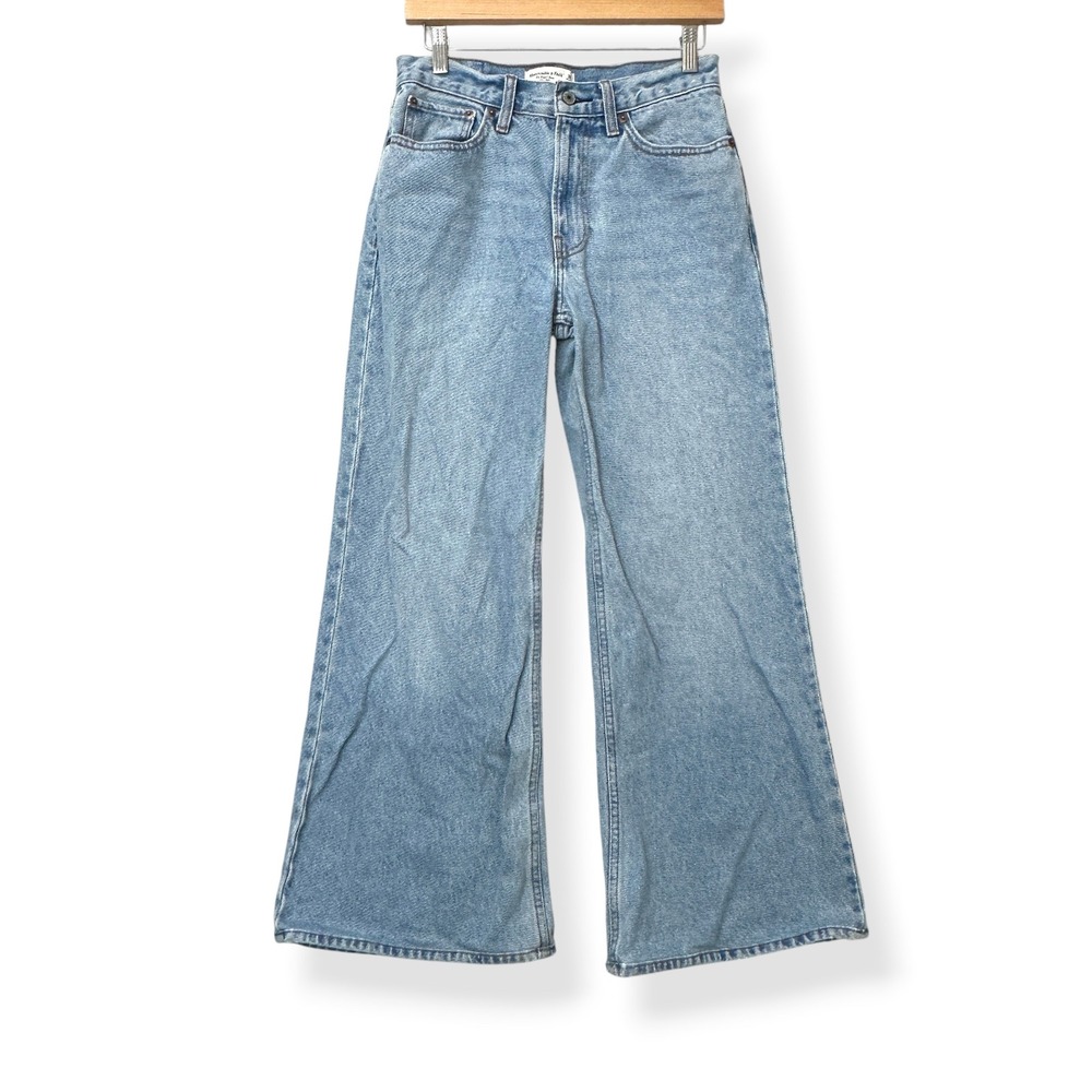 Abercrombie & Fitch Baggy Boot Mid Rise Jeans Light Wash Y2K 90s Womens 26/2 - Picture 2 of 10